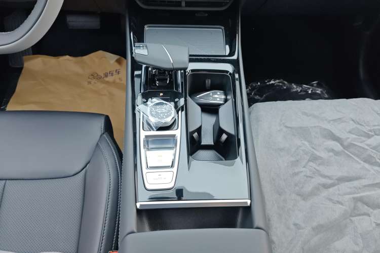 Used CHANGAN Ruicheng PLUS 2023 1.5T DCT Prestige Edition Gear Lever
