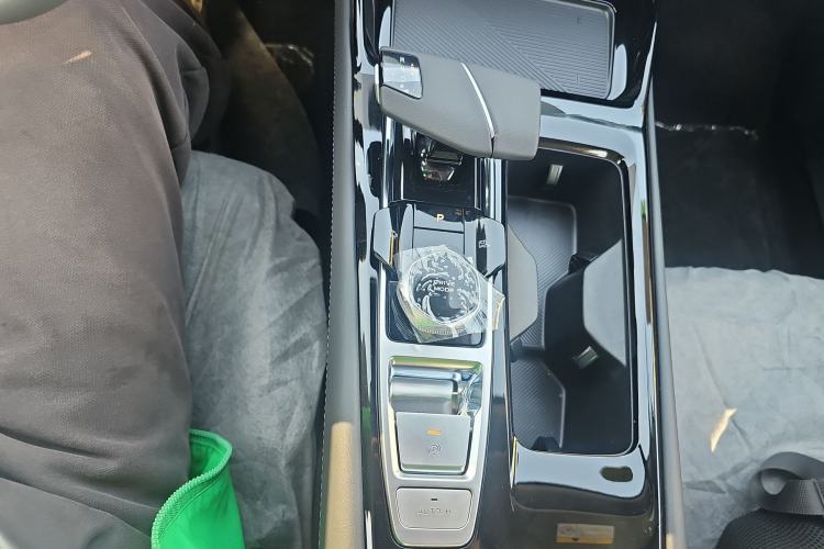 Used CHANGAN Ruicheng PLUS 2023 1.5T DCT Navigation Edition Gear Lever