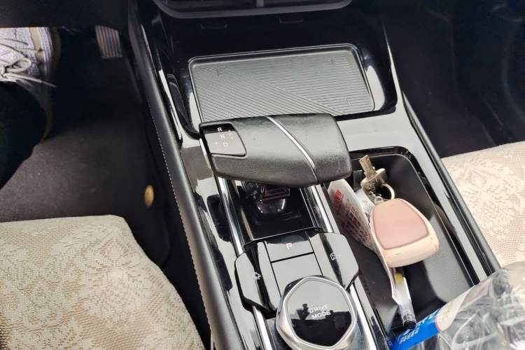 Used CHANGAN Ruicheng PLUS 2023 1.5T DCT Luxury Version Gear Lever
