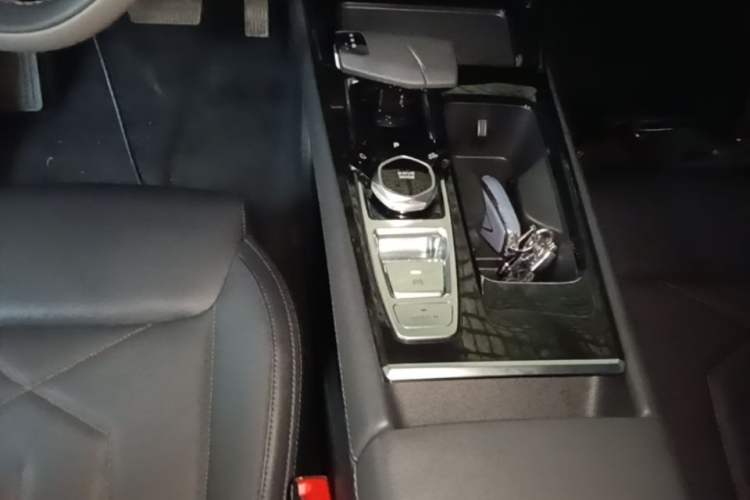 Used CHANGAN Ruicheng PLUS 2023 1.5T DCT Lingyue Trim Gear Lever