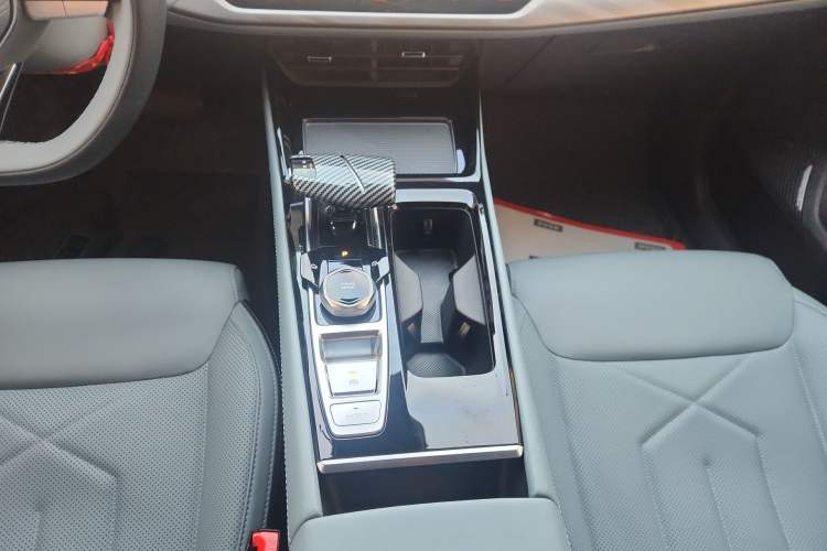 Used CHANGAN Ruicheng PLUS 2023 1.5T DCT Navigation Edition Gear Lever