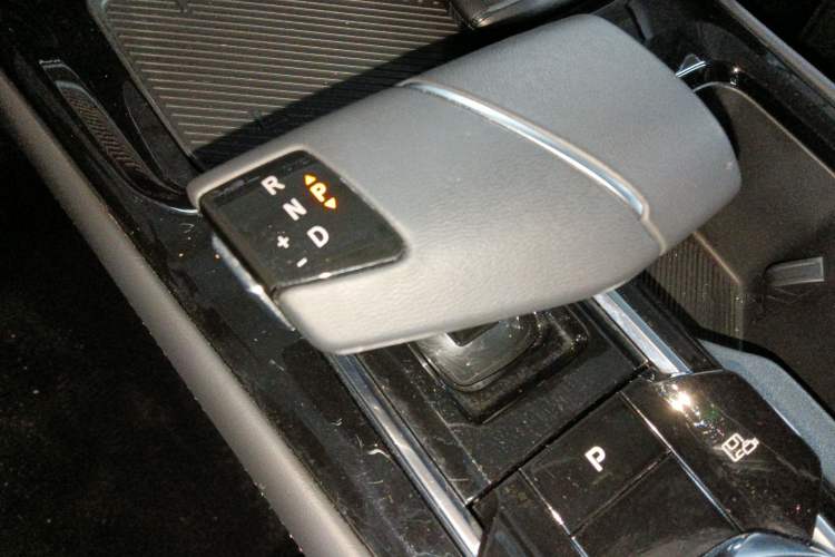Used CHANGAN Ruicheng PLUS 2023 1.5T DCT Prestige Edition Gear Lever