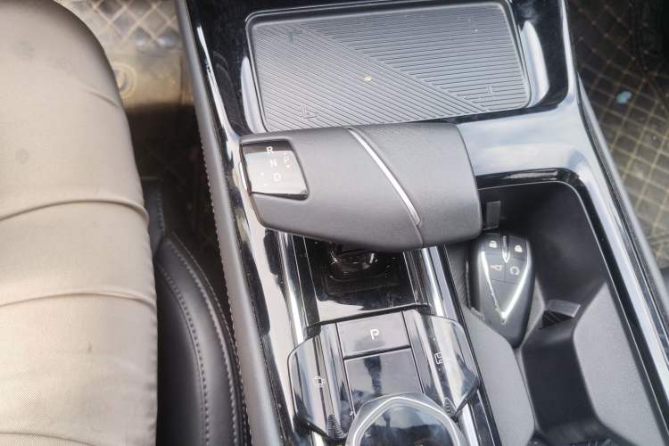 Used CHANGAN Ruicheng PLUS 2023 1.5T DCT Prestige Edition Gear Lever