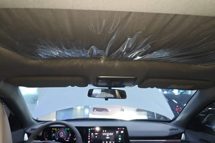 Used CHANGAN Ruicheng PLUS 2023 1.5T DCT Prestige Edition Headliner