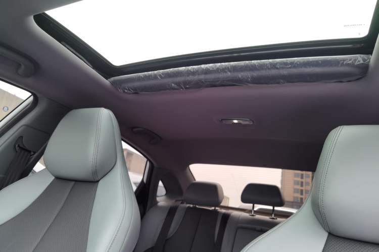 Used CHANGAN Ruicheng PLUS 2023 1.5T DCT Prestige Edition Headliner