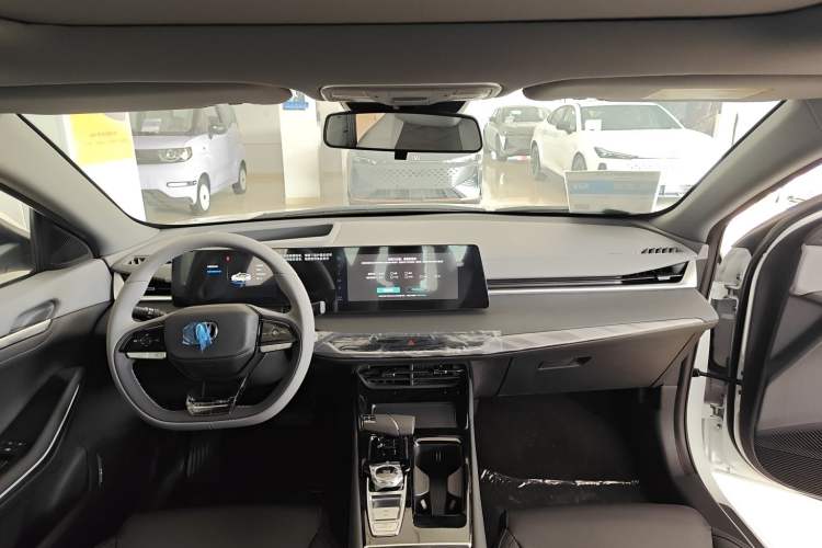 Used CHANGAN Ruicheng PLUS 2023 1.5T DCT Navigation Edition Headliner