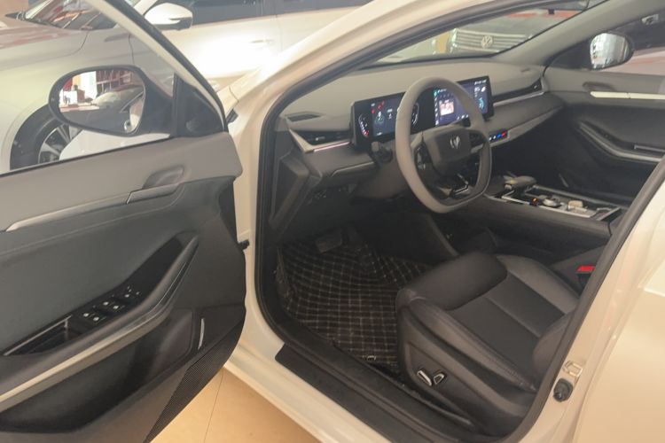 Used CHANGAN Ruicheng PLUS 2023 1.5T DCT Prestige Edition Interior 2