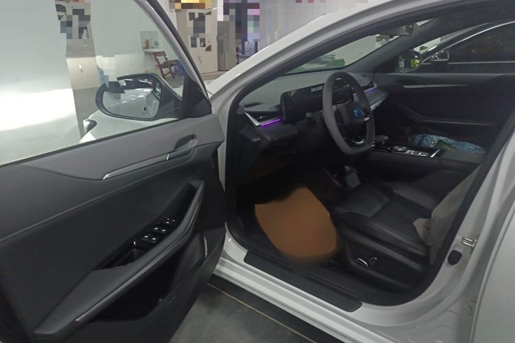 Used CHANGAN Ruicheng PLUS 2023 1.5T DCT Prestige Edition Interior 3