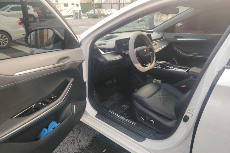 Used CHANGAN Ruicheng PLUS 2023 1.5T DCT Navigation Edition Interior 3