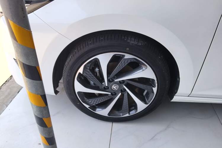 Used CHANGAN Ruicheng PLUS 2023 1.5T DCT Navigation Edition Left Front Wheel Hub