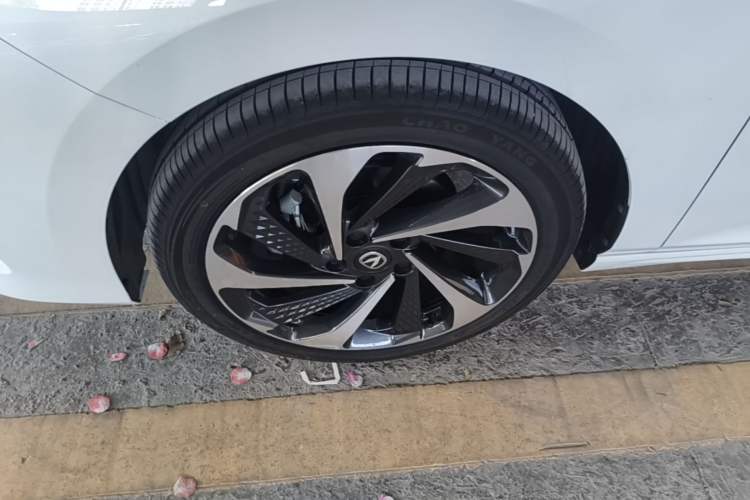 Used CHANGAN Ruicheng PLUS 2023 1.5T DCT Navigation Edition Left Front Wheel Hub
