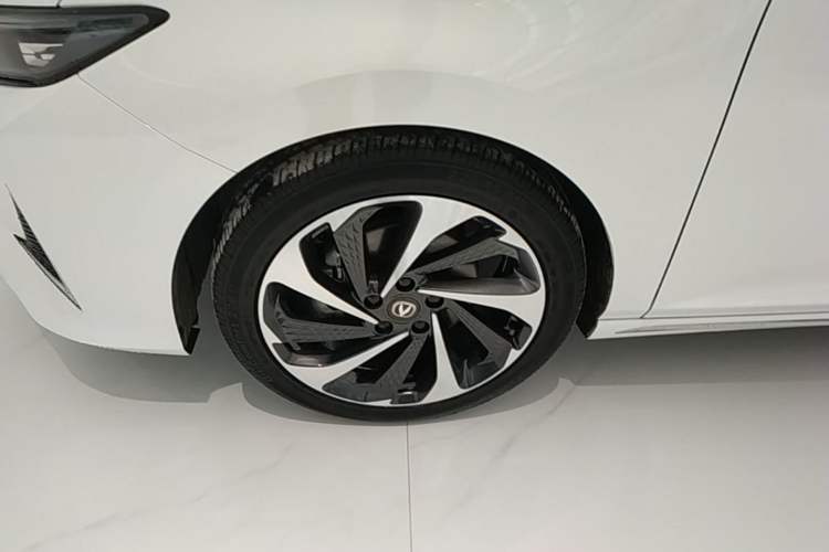 Used CHANGAN Ruicheng PLUS 2023 1.5T DCT Flagship Edition Left Front Wheel Hub