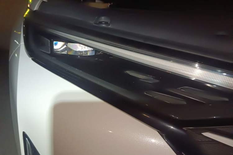 Used CHANGAN Ruicheng PLUS 2023 1.5T DCT Navigation Edition Right Front Headlight