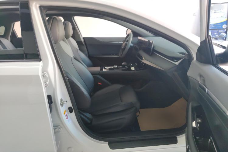 Used CHANGAN Ruicheng PLUS 2023 1.5T DCT Prestige Edition Right Front Seat