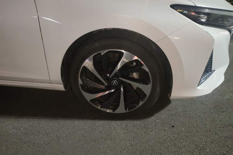 Used CHANGAN Ruicheng PLUS 2023 1.5T DCT Lingyue Trim Right Front Wheel Hub