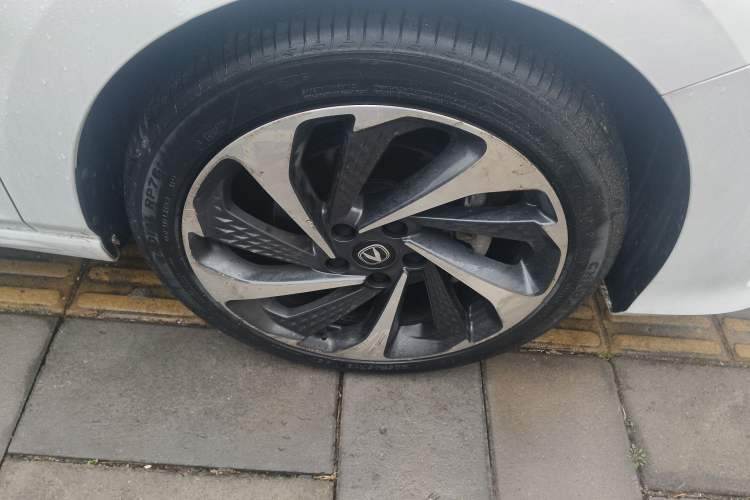 Used CHANGAN Ruicheng PLUS 2023 1.5T DCT Navigation Edition Right Front Wheel Hub