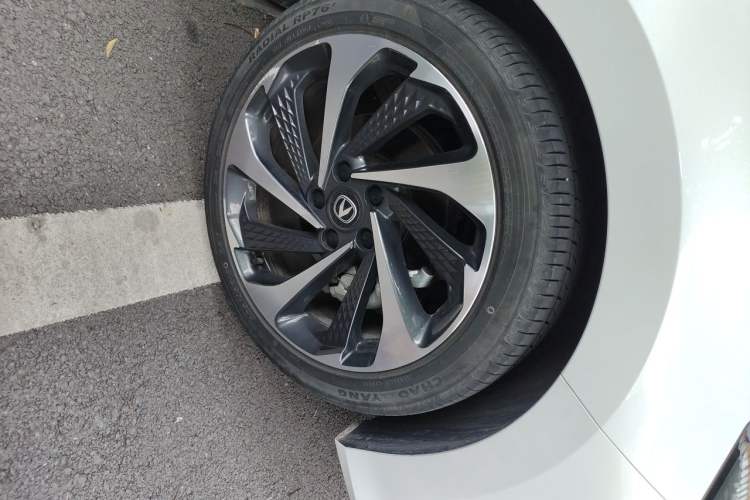 Used CHANGAN Ruicheng PLUS 2023 1.5T DCT Navigation Edition Right Front Wheel Hub