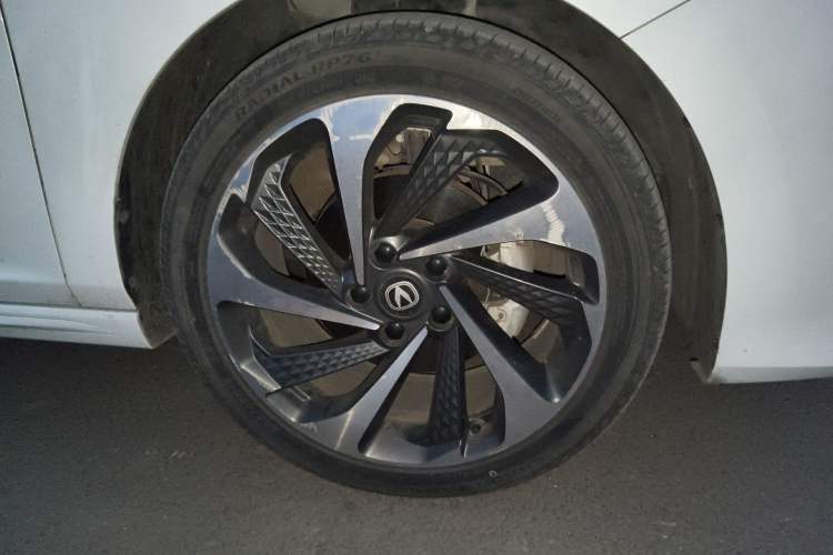 Used CHANGAN Ruicheng PLUS 2023 1.5T DCT Navigation Edition Right Front Wheel Hub
