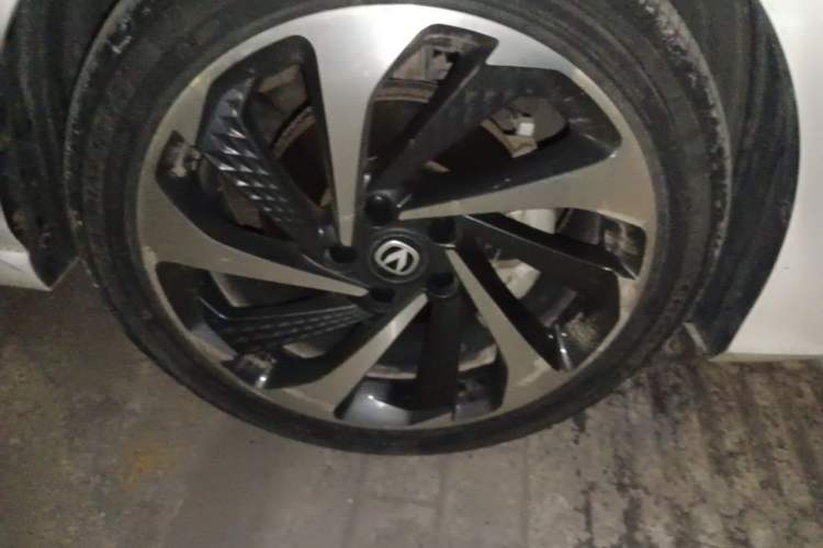 Used CHANGAN Ruicheng PLUS 2023 1.5T DCT Navigation Edition Right Front Wheel Hub