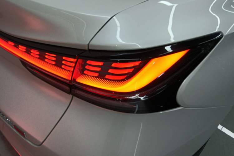 Used CHANGAN Ruicheng PLUS 2023 1.5T DCT Prestige Edition Right Rear Taillight