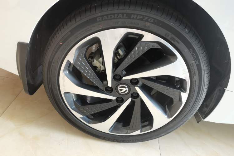 Used CHANGAN Ruicheng PLUS 2023 1.5T DCT Navigation Edition Right Rear Wheel Hub