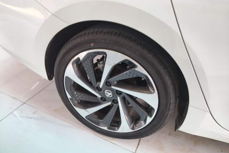 Used CHANGAN Ruicheng PLUS 2023 1.5T DCT Navigation Edition Right Rear Wheel Hub