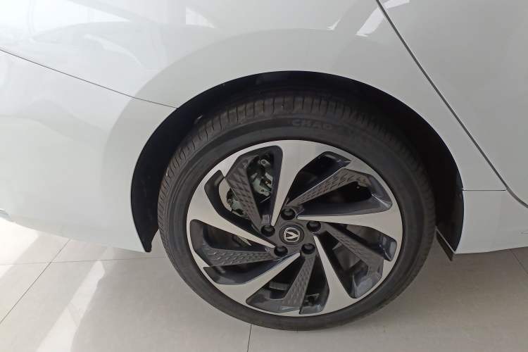 Used CHANGAN Ruicheng PLUS 2023 1.5T DCT Navigation Edition Right Rear Wheel Hub