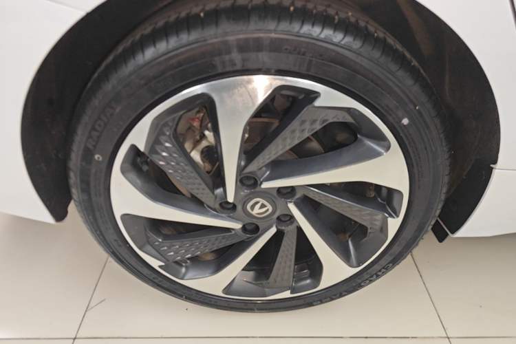Used CHANGAN Ruicheng PLUS 2023 1.5T DCT Navigation Edition Right Rear Wheel Hub