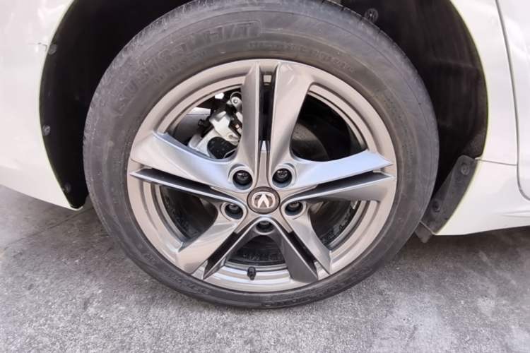 Used CHANGAN Ruicheng PLUS 2023 1.5T DCT Prestige Edition Right Rear Wheel Hub