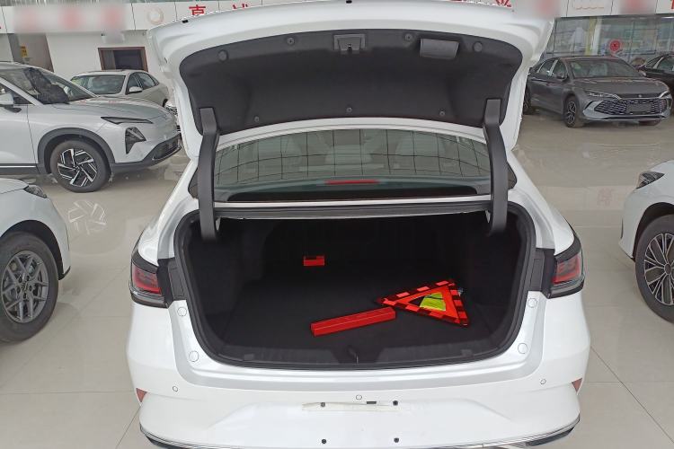 Used CHANGAN Ruicheng PLUS 2023 1.5T DCT Navigation Edition Trunk