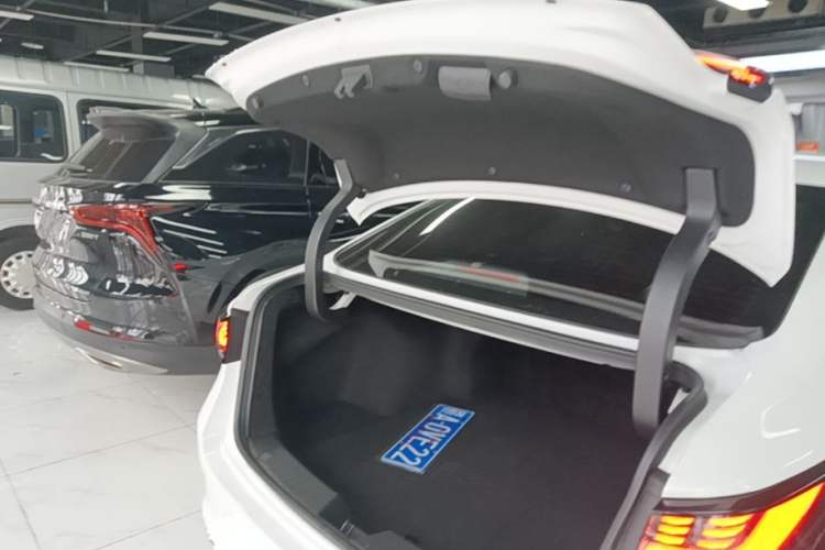 Used CHANGAN Ruicheng PLUS 2023 1.5T DCT Prestige Edition Trunk