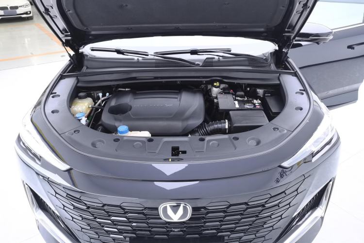 Used CHANGAN UNI-K 2024 2.0T Two-Wheel Drive Enjoyment Version Engine Bay