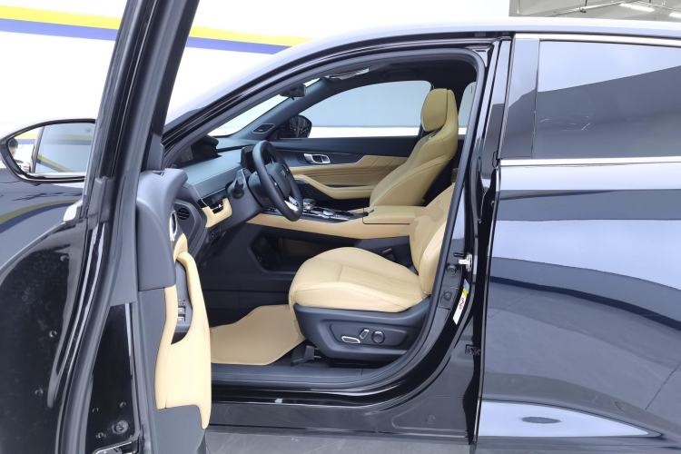 Used CHANGAN UNI-K 2024 2.0T Two-Wheel Drive Enjoyment Version Left Front Seat