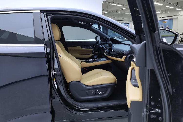Used CHANGAN UNI-K 2024 2.0T Two-Wheel Drive Enjoyment Version Right Front Seat