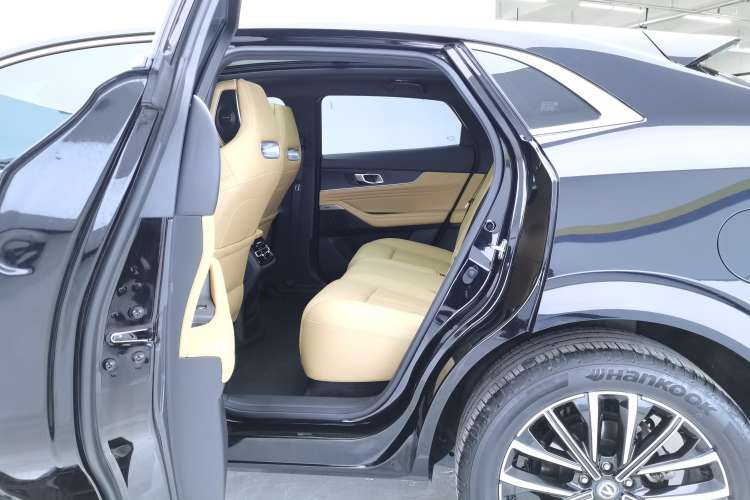 Used CHANGAN UNI-K 2024 2.0T Two-Wheel Drive Enjoyment Version Right Rear Seat