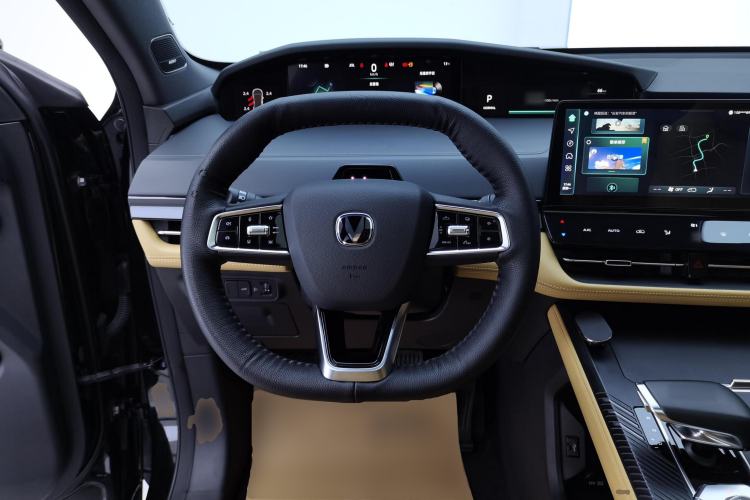 Used CHANGAN UNI-K 2024 2.0T Two-Wheel Drive Enjoyment Version Steering Wheel