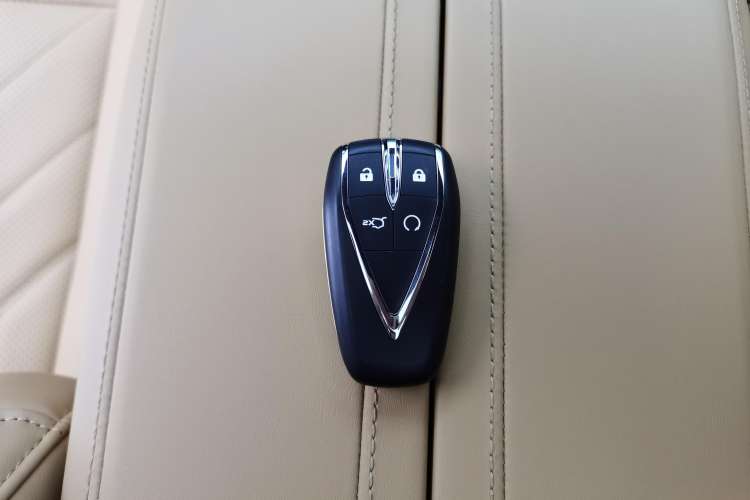 Used CHANGAN UNI-K 2024 2.0T Two-Wheel Drive Enjoyment Version Vehicle Key