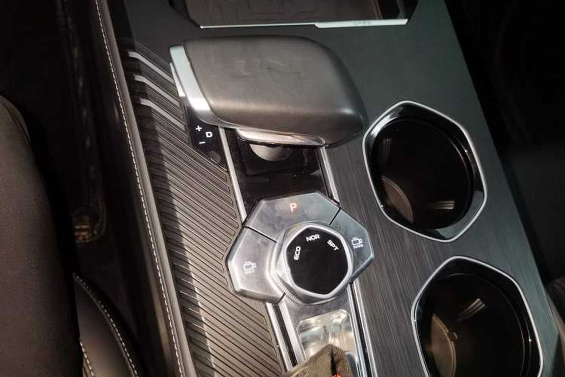 Used CHANGAN UNI-K 2024 2.0T Two-Wheel Drive Global Edition Gear Lever