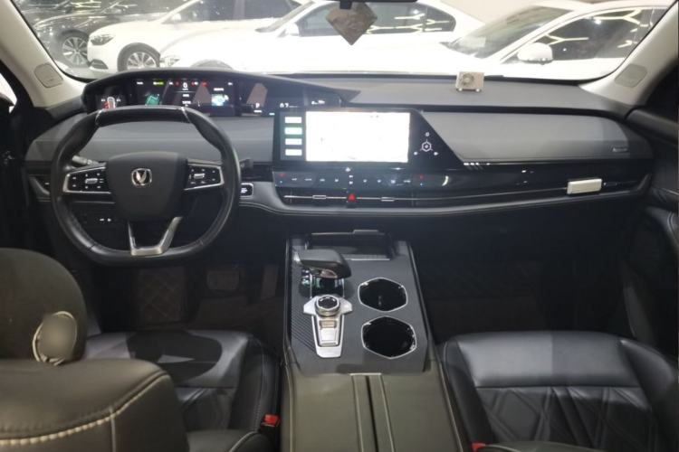 Used CHANGAN UNI-K 2024 2.0T Two-Wheel Drive Global Edition Interior 1