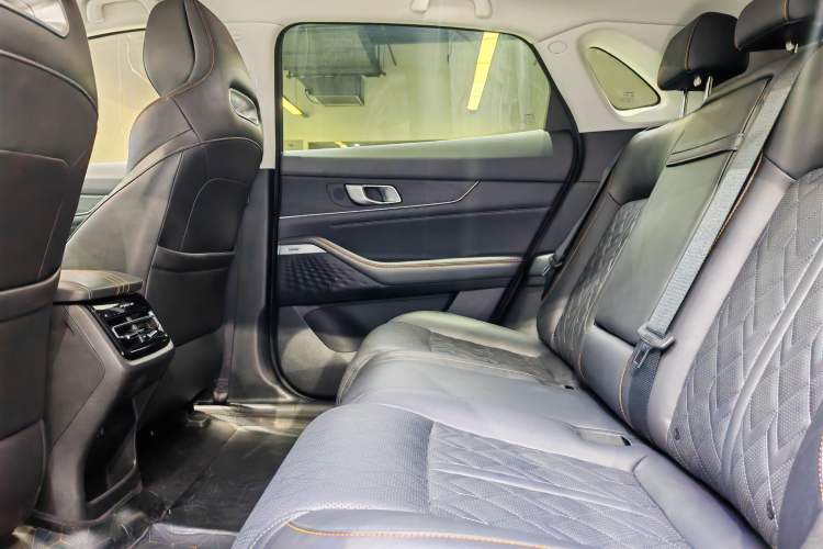 Used CHANGAN UNI-K 2021 2.0T All-Wheel Drive Prestige Version Interior 2
