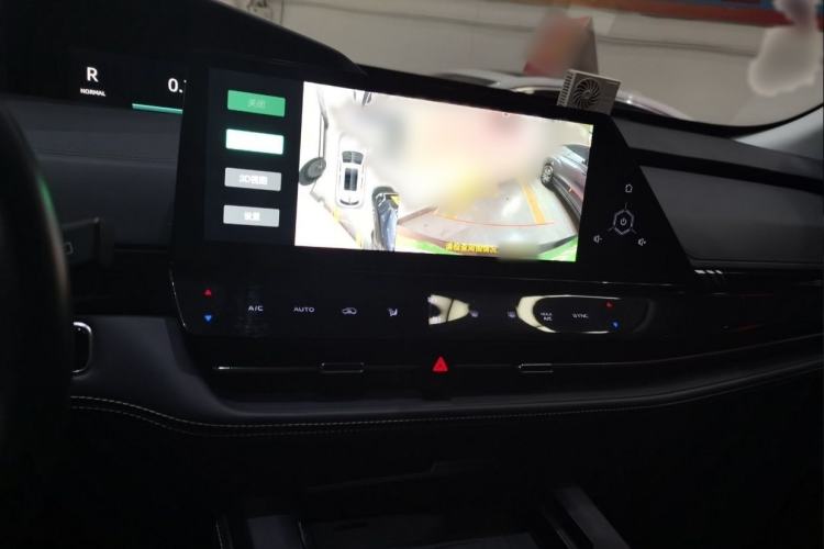 Used CHANGAN UNI-K 2024 2.0T Two-Wheel Drive Global Edition Interior 3