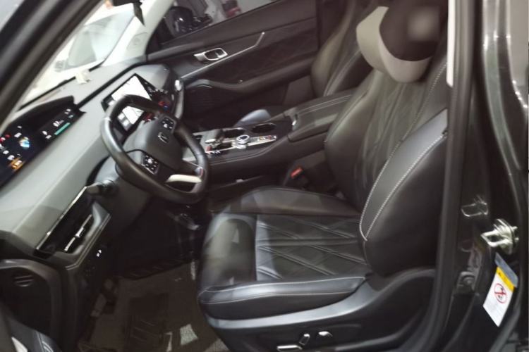 Used CHANGAN UNI-K 2024 2.0T Two-Wheel Drive Global Edition Interior 4