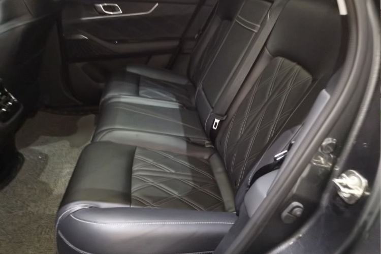 Used CHANGAN UNI-K 2024 2.0T Two-Wheel Drive Global Edition Interior 6