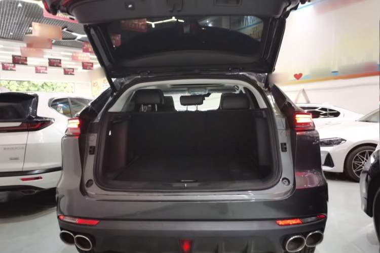 Used CHANGAN UNI-K 2024 2.0T Two-Wheel Drive Global Edition Interior 7