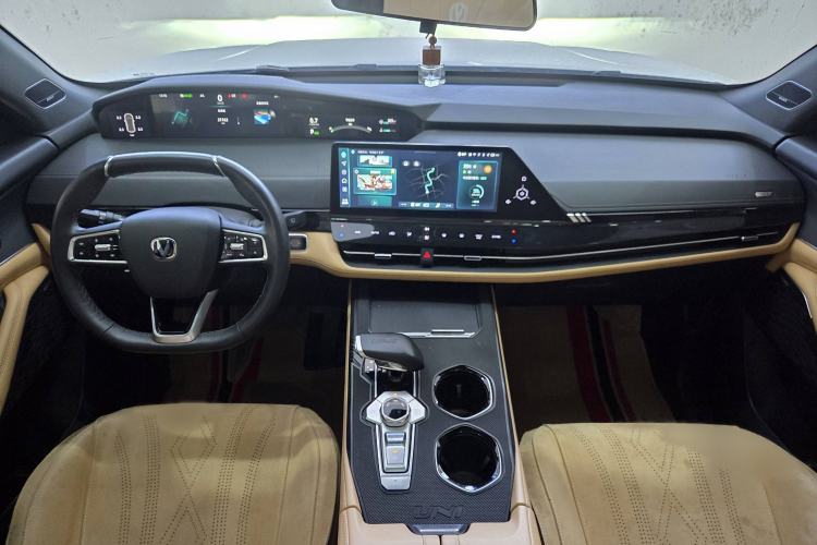 Used CHANGAN UNI-K 2024 2.0T Two-Wheel Drive YueShang Trim Interior 1