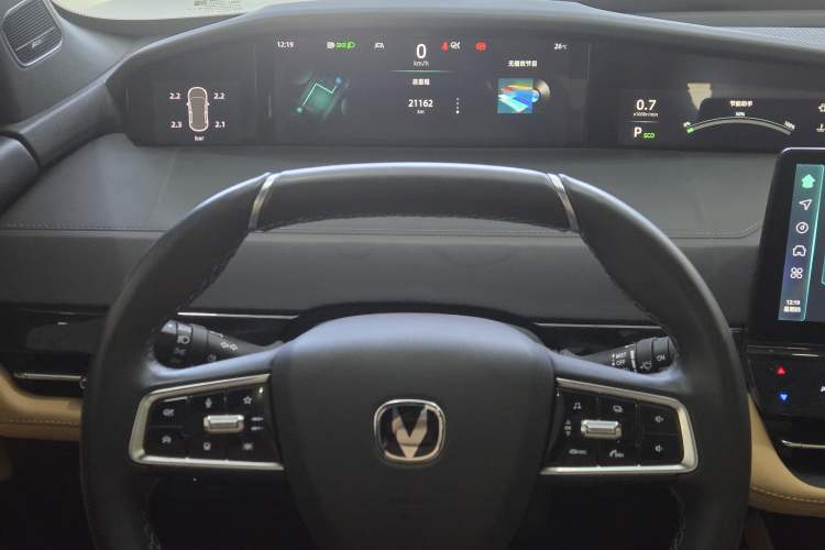 Used CHANGAN UNI-K 2024 2.0T Two-Wheel Drive YueShang Trim Odometer Close Up