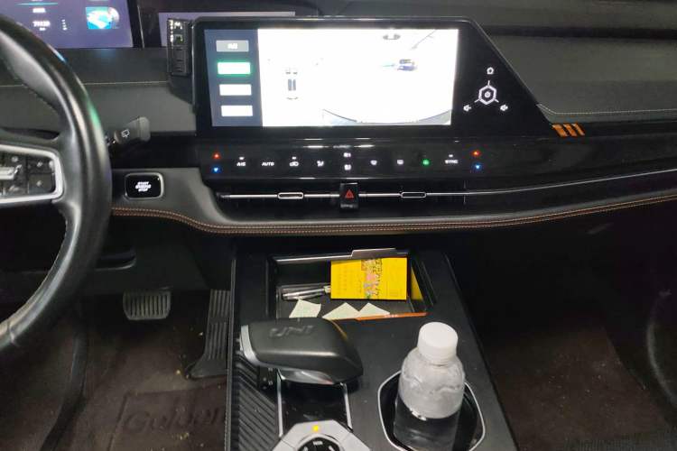 Used CHANGAN UNI-K 2021 2.0T Excellence Edition Audio And AC Panel