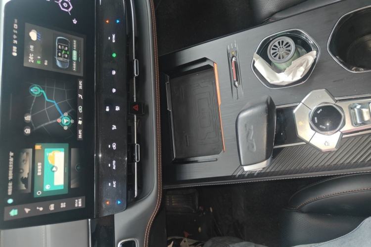 Used CHANGAN UNI-K 2021 2.0T All-Wheel Drive Prestige Version Audio And AC Panel