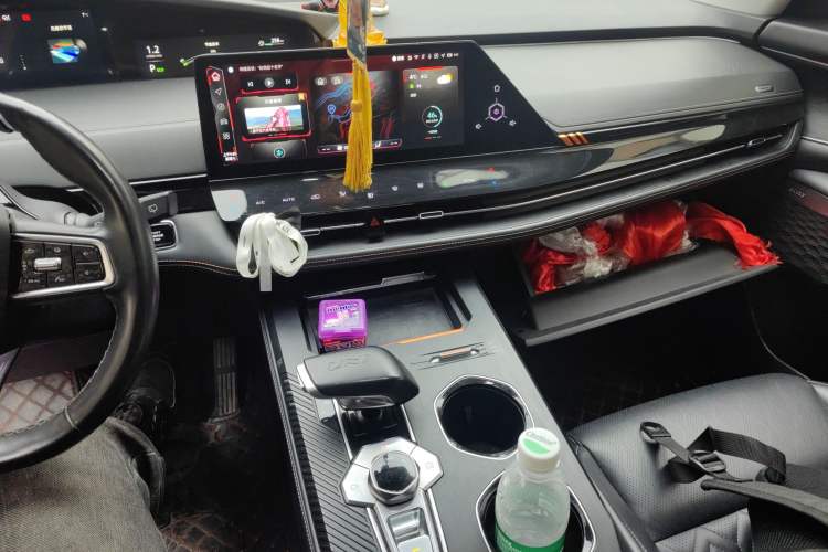 Used CHANGAN UNI-K 2021 2.0T All-Wheel Drive Prestige Version Audio And AC Panel