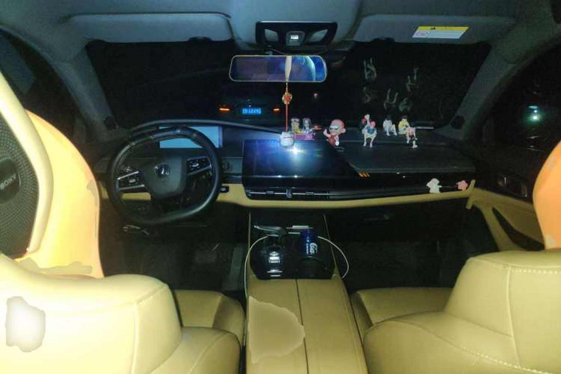 Used CHANGAN UNI-K 2021 2.0T Prestige Edition Center Console
